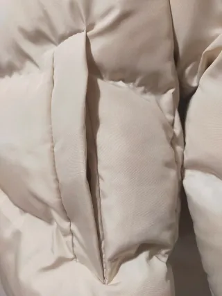 Abrigo acolchado gordito con capucha