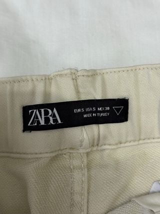 Pantalón corto tejido Joggers Zara beige