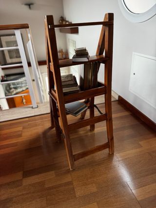 Escalera de madera convertible