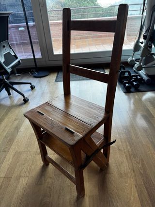 Escalera de madera convertible