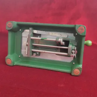 Macchina da cucire portatile NECCHI anni 50