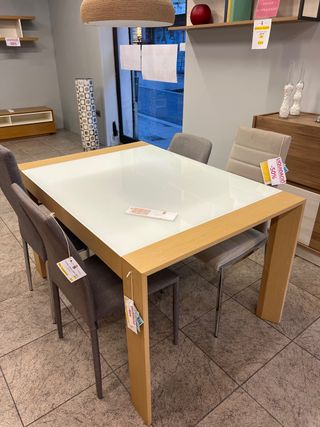 Mesa de comedor cristal y madera