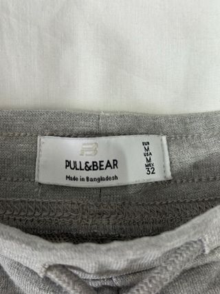 Pull&Bear Pantalón Corto Gris