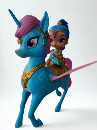 Muñeca Shimmer y Zahracornio Volador