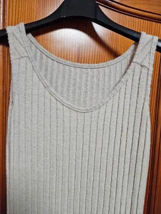 Conjunto vestido y jersey beige