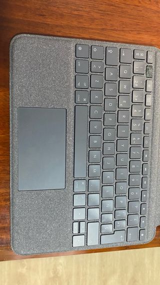 Funda con teclado para iPad gris