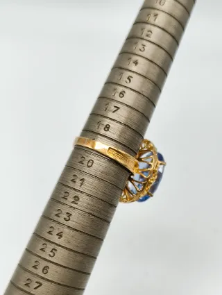 Anillo dama oro 18kt con Piedra Azul Ovalada