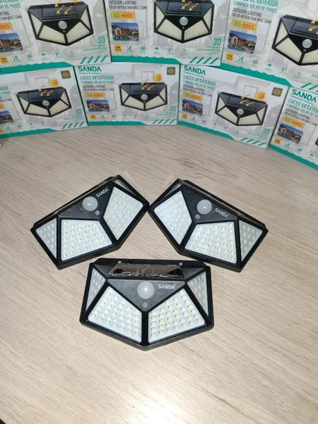 3 LÁMPARAS SOLARES LEDS Y LUZ BLANCA A ESTRENAR