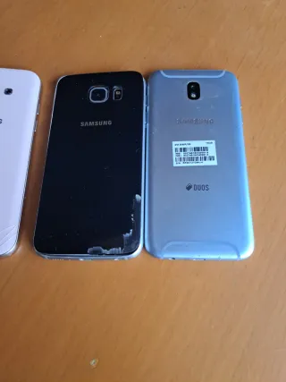 Pack 5 móviles . 4 Samsung y 1 LG