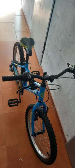 Bicicleta infantil B-PRO azul 20"