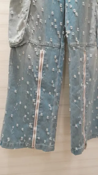 Pantaloni cargo a gamba larga strappati