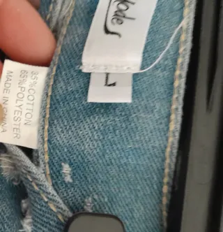 Pantaloni cargo a gamba larga strappati