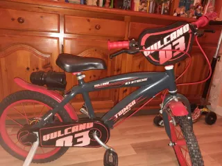 Bicicleta Vulcano 16 con ruedines