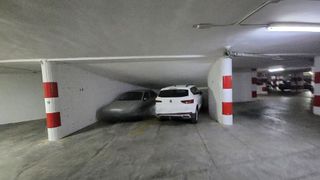 Garaje en venta en Los Remedios en Sevilla