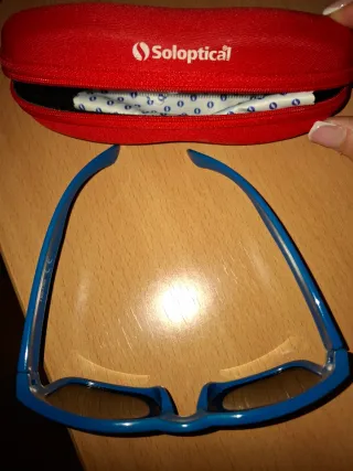 Gafas de sol infantiles azules y amarillas