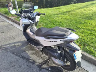 Honda Forza 300