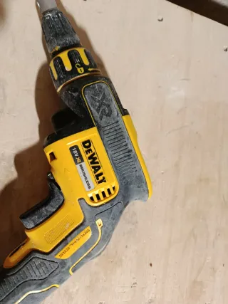 Tornillador Dewalt DCF620