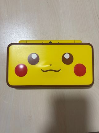 Nintendo 2DS XL Pikachu