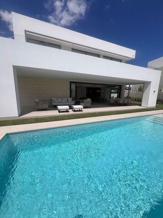 Casa en alquiler en Río Real en Marbella