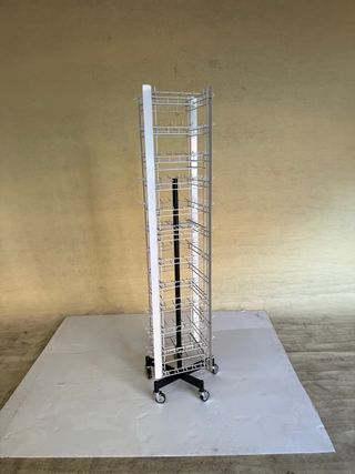 Expositor metálico blanco y negro porta llaveros