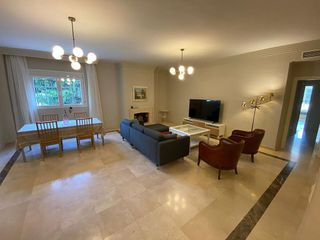 Piso en alquiler en Los Naranjos - Las Brisas en Marbella