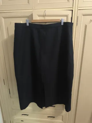 Falda negra talla 56