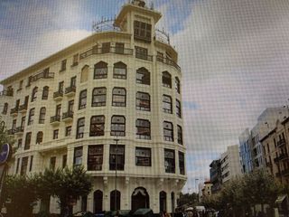 Local comercial en alquiler en Ensanche en Pamplona