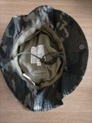 Lote efectos militares: Gorro, cantimplora...