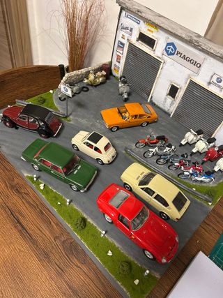 Modellini Auto Scala 1:24 leggere annuncio