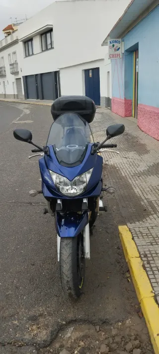 Suzuki Bandit S650 Azul limitada