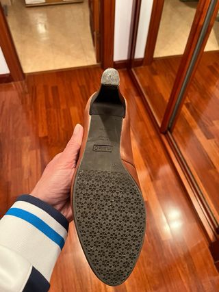 Zapatos de tacón marrones