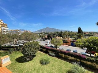 Piso en alquiler en Nueva Andalucía centro en Marbella