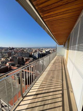 Ático en alquiler en Centre en Girona