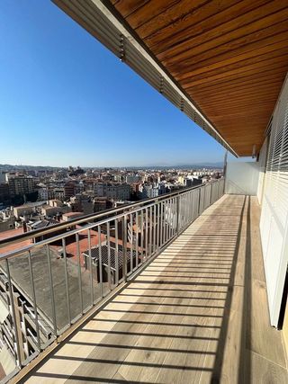 Ático en alquiler en Centre en Girona