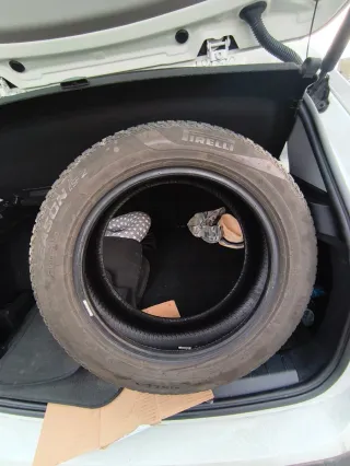 Neumático Pirelli 4estaciones run flat.