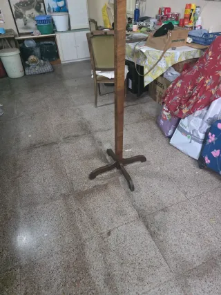 Perchero de madera vintage