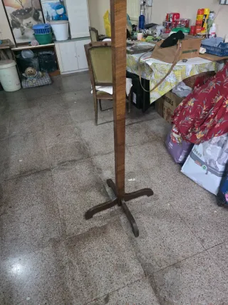 Perchero de madera vintage