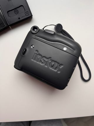 Cámara Fujifilm Instax Mini 11 Negra