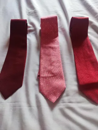 3 Corbatas Seda Tonos Rojos y Rosa