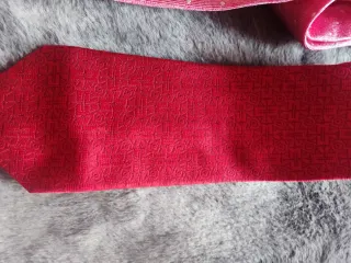 3 Corbatas Seda Tonos Rojos y Rosa