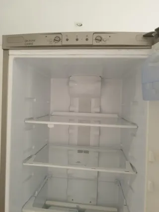 Frigorífico Indesit Combi No Frost 1,86m