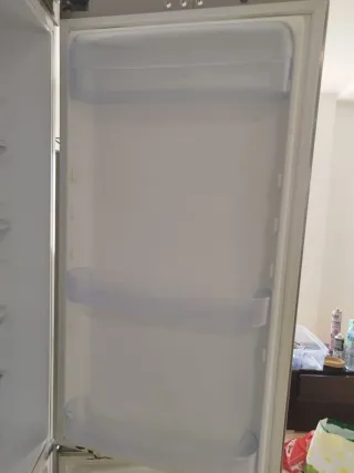 Frigorífico Indesit Combi No Frost 1,86m