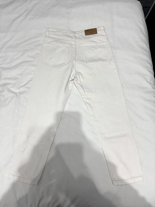 Pantalón tejano roto Mango