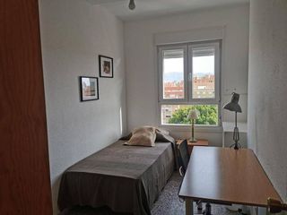 Piso en alquiler en Ciudad Jardín - Tagarete - El Zapillo en Almería