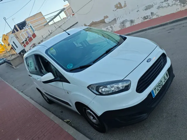 Ford Transit Courier 2016