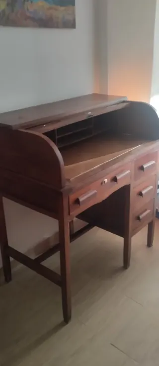 Buro de madera estilo industrial