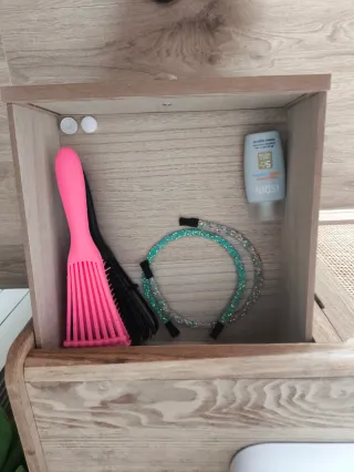 Mueble adaptado a de baño madera y ratán