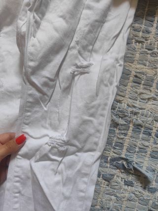 Peto vaquero blanco roto