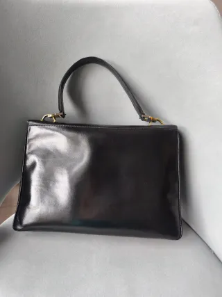 Bolso de cuero negro
