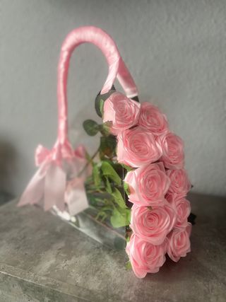 Rosas eternas de satén rosa